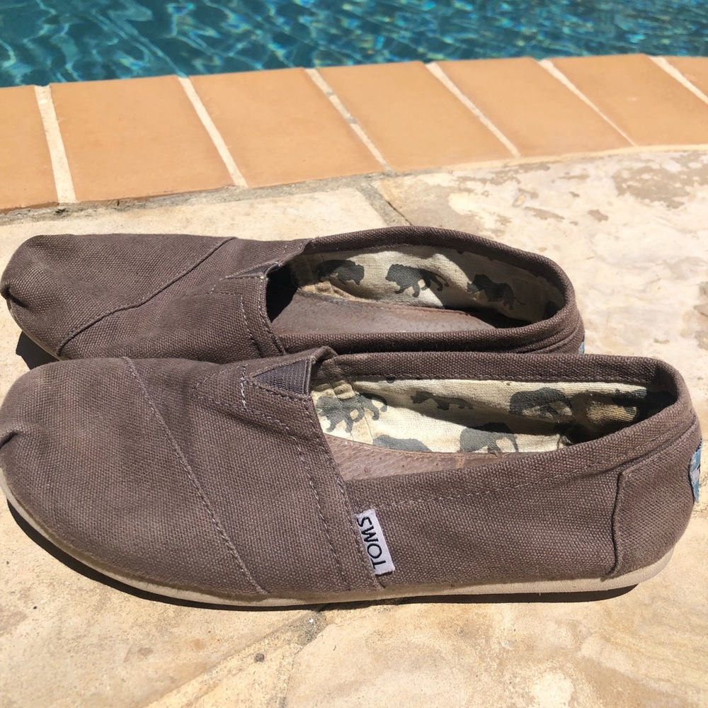 Grey toms shoes